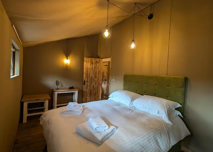 Coniston - Safari * Ambleside