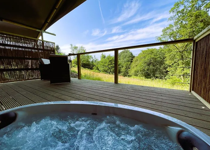 Coniston - Safari آمبيلسايد