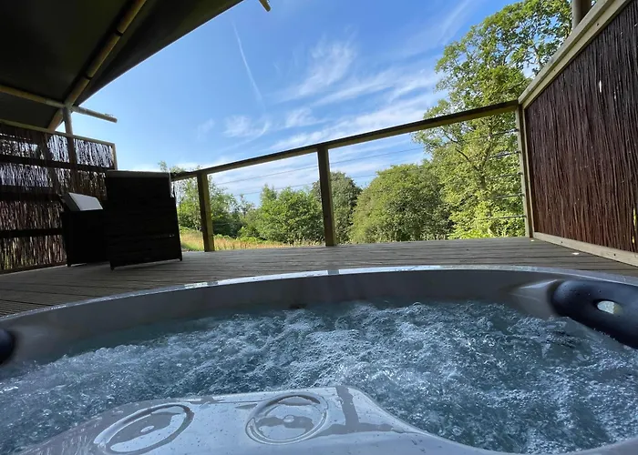 Coniston - Safari آمبيلسايد